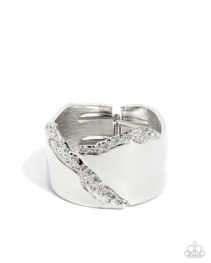 Twinkly Traverse - White  $8.00